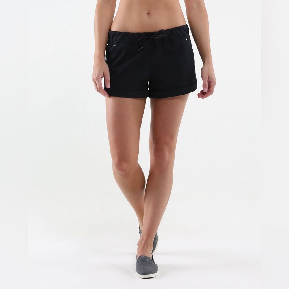 Lululemon Play All Day Short black 4